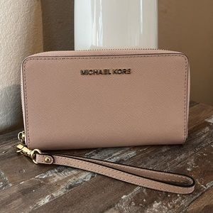 Michael Kors wristlet